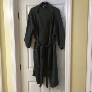 NWOT Bathen waffle robe